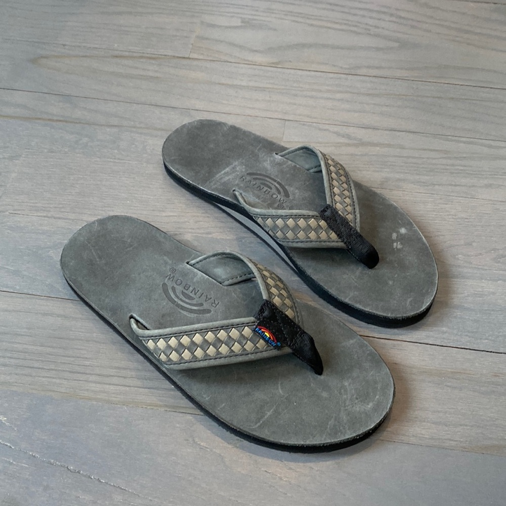 Mens rainbow flip flops Large NWOT 9.5-10.5